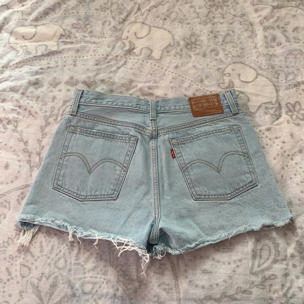 Levi’s Wedgie Short Blue Light Wash Button Fly Big E Jean Shorts Sz 28 - Picture 7 of 8